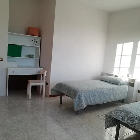 Su Domus De Corinne Pensjonat *